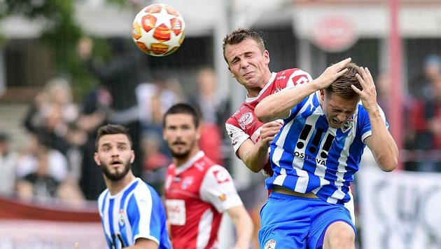 Zprava Jakub Matoušek z Vítkovic a Jan Prosek z Pardubic. Zprava Jakub Matoušek z Vítkovic a Jan Prosek z Pardubic.