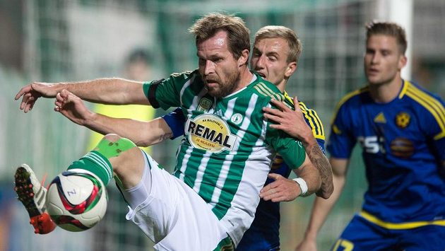 Bude zkušený záložník Tomáš Čížek (vlevo) oblékat dres Bohemians 1905 i v příští sezóně? Bude zkušený záložník Tomáš Čížek (vlevo) oblékat dres Bohemians 1905 i v příští sezóně?