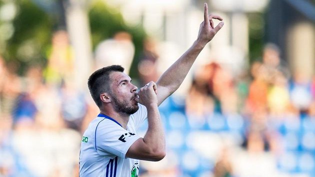 Kanonýr Mladé Boleslavi Nikolaj Komličenko oslavuje gól na 1:1 během utkání 2. předkola Evropské ligy proti Ordabasy Šymkent. Kanonýr Mladé Boleslavi Nikolaj Komličenko oslavuje gól na 1:1 během utkání 2. předkola Evropské ligy proti Ordabasy Šymkent.