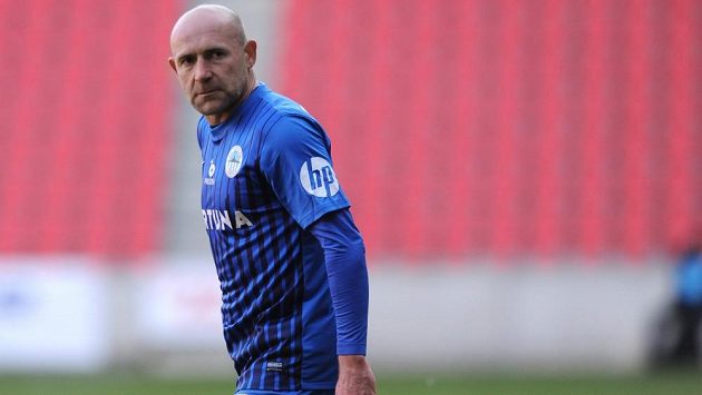 Liberecký tahoun Jiří Štajner vstoupil do klubu stovkařů. Liberecký tahoun Jiří Štajner vstoupil do klubu stovkařů.