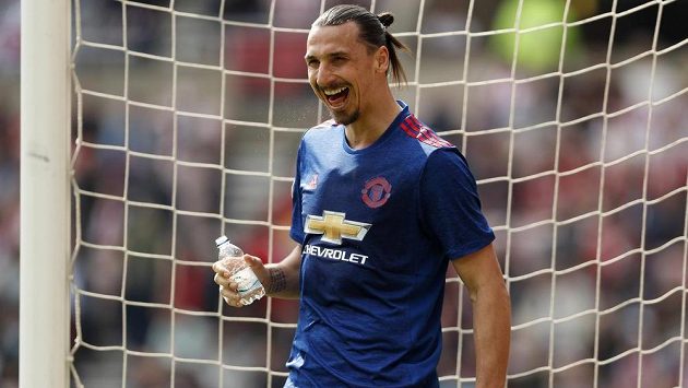 Vysmátá hvězda Manchesteru United Zlatan Ibrahimovic. Zkušený švédský kanonýr se trefil na půdě Sunderlandu. Vysmátá hvězda Manchesteru United Zlatan Ibrahimovic. Zkušený švédský kanonýr se trefil na půdě Sunderlandu.