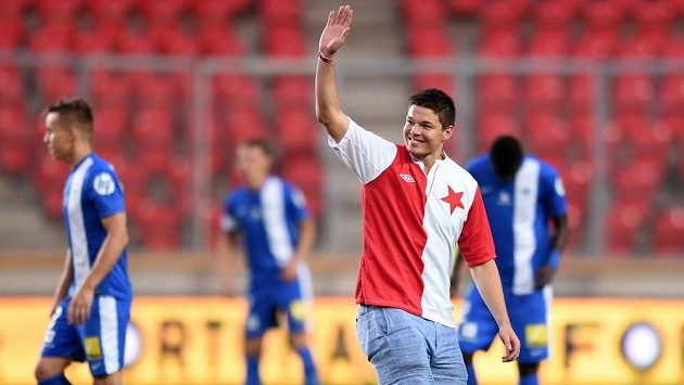 Hokejista Tomáš Hertl před nedávnem zašel na utkání fotbalové Slavie s Libercem. Hokejista Tomáš Hertl před nedávnem zašel na utkání fotbalové Slavie s Libercem.