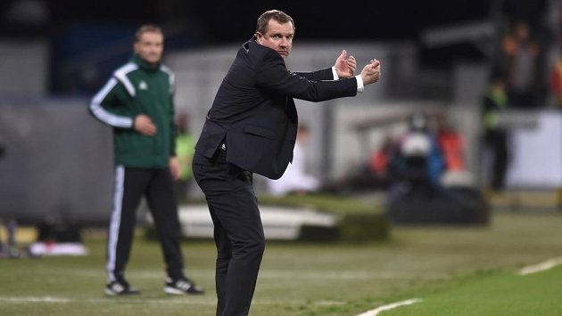 Trenér Pavel Vrba během kvalifikačního utkání proti Islandu. Trenér Pavel Vrba během kvalifikačního utkání proti Islandu.