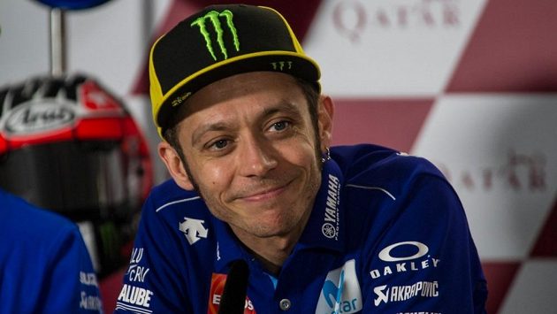 Valentino Rossi na tiskové konferenci před začátkem sezóny. Valentino Rossi na tiskové konferenci před začátkem sezóny.