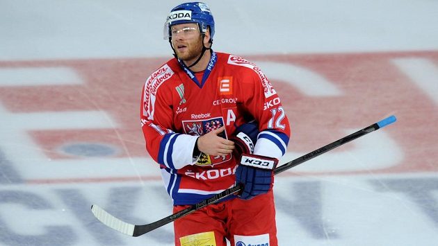 Český útočník Jiří Novotný v reprezentačním dresu. Český útočník Jiří Novotný v reprezentačním dresu.