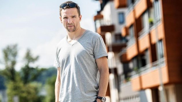 Bývalý hokejista Radim Vrbata zavzpomínal na staré časy a zároveň prozradil, co ho čeká. Bývalý hokejista Radim Vrbata zavzpomínal na staré časy a zároveň prozradil, co ho čeká.