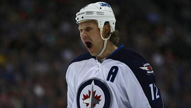 Olli Jokinen z Winnipegu posílí na MS finský tým. Olli Jokinen z Winnipegu posílí na MS finský tým.