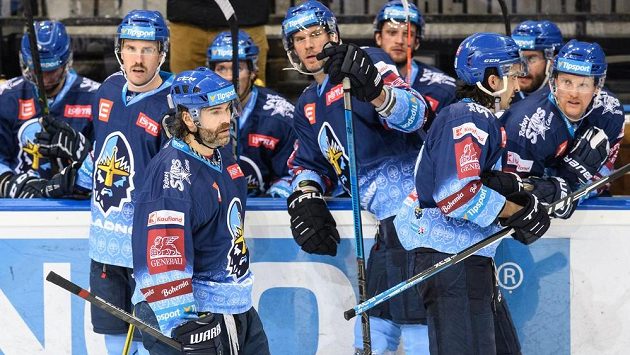 Majitel a útočník kladenských Rytířů Jaromír Jágr během utkání Tipsport extraligy. Majitel a útočník kladenských Rytířů Jaromír Jágr během utkání Tipsport extraligy.