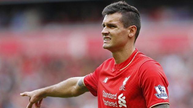 Chorvatský stoper Liverpoolu Dejan Lovren v zápase s West Hamem. Chorvatský stoper Liverpoolu Dejan Lovren v zápase s West Hamem.