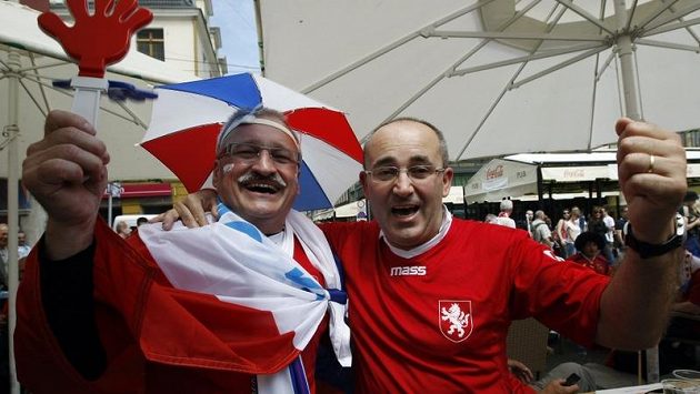 Čeští fotbaloví fanoušci ve Vratislavi Čeští fotbaloví fanoušci ve Vratislavi