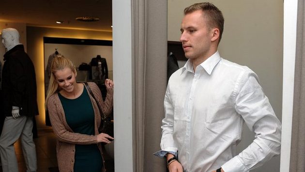 I Michal Kadlec se proměnil z fotbalového trhana v elegána. I Michal Kadlec se proměnil z fotbalového trhana v elegána.