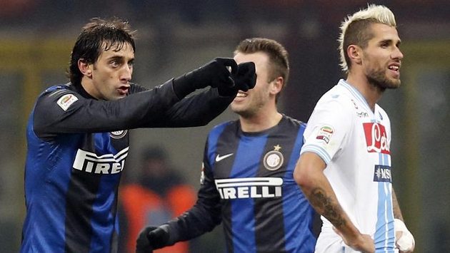 Valon Behrami (vpravo) z Neapole. Valon Behrami (vpravo) z Neapole.