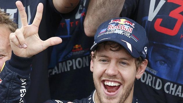Německý pilot Sebastian Vettel se raduje z třetího titulu mistra světa. Bude mít závod v Brazílii právní dohru? Německý pilot Sebastian Vettel se raduje z třetího titulu mistra světa. Bude mít závod v Brazílii právní dohru?