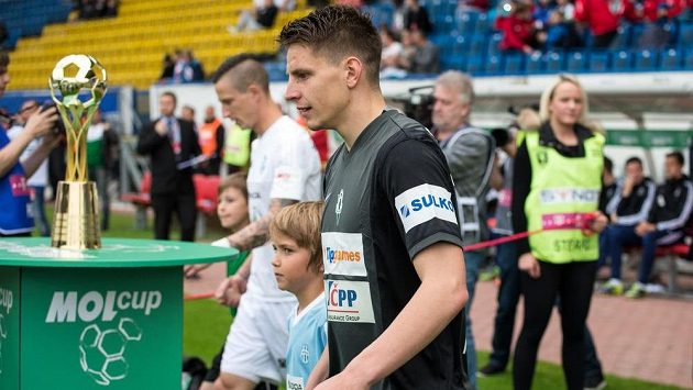 Jablonecký záložník Lukáš Masopust nastupuje k finále MOL Cupu s Mladou Boleslaví - archivní snímek. Jablonecký záložník Lukáš Masopust nastupuje k finále MOL Cupu s Mladou Boleslaví - archivní snímek.