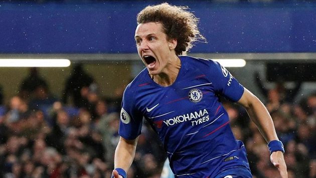 David Luiz z Chelsea se raduje z gólu proti Manchesteru City. David Luiz z Chelsea se raduje z gólu proti Manchesteru City.