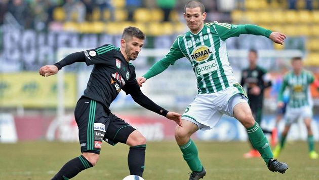 Jan Rezek (vlevo) z Příbrami a David Bartek z Bohemians. Ilustrační snímek. Jan Rezek (vlevo) z Příbrami a David Bartek z Bohemians. Ilustrační snímek.