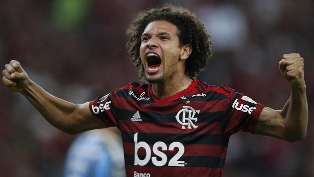 Brazilec Willian Arao z Flamenga slaví gól proti Gremiu v semifinále Poháru osvoboditelů. Brazilec Willian Arao z Flamenga slaví gól proti Gremiu v semifinále Poháru osvoboditelů.