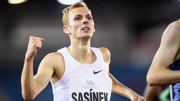 Filip Sasínek se raduje z osobního rekordu na 1500 m na Zlaté tretře. Filip Sasínek se raduje z osobního rekordu na 1500 m na Zlaté tretře.