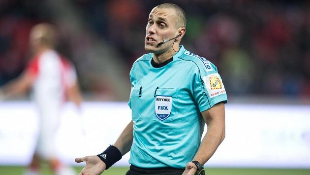 Rozhodčí Miroslav Zelinka. Rozhodčí Miroslav Zelinka.