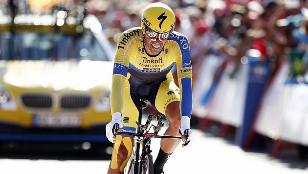 Španělský cyklista Alberto Contador na trati Vuelty. Španělský cyklista Alberto Contador na trati Vuelty.