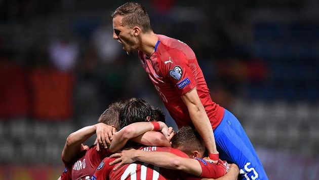 Češi skórovali proti Černé Hoře a radují se. Češi skórovali proti Černé Hoře a radují se.