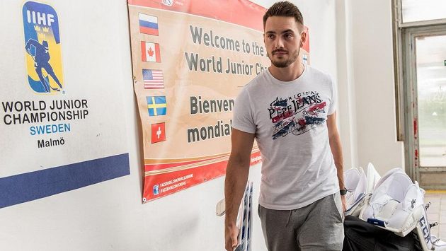 Brankář Matěj Machovský na kempu hokejové reprezentace. Brankář Matěj Machovský na kempu hokejové reprezentace.