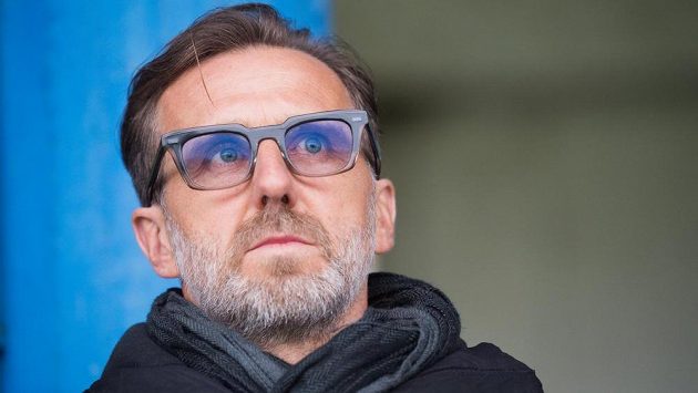 Bývalý fotbalový reprezentant Karel Poborský je připraven stát se předsedou Fotbalové asociace ČR. V jejím čele by chtěl nahradit Martina Malíka. Bývalý fotbalový reprezentant Karel Poborský je připraven stát se předsedou Fotbalové asociace ČR. V jejím čele by chtěl nahradit Martina Malíka.