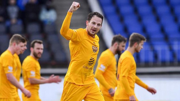 Před týdnem slavil Podaný v Hradci Králové gól, na Julisce proti Dukle však střelecky selhal. Před týdnem slavil Podaný v Hradci Králové gól, na Julisce proti Dukle však střelecky selhal.
