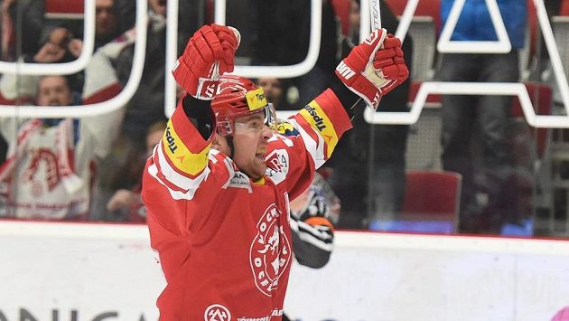 Jiří Polanský z Třince se raduje z vítězné branky nad Mladou Boleslaví. Jiří Polanský z Třince se raduje z vítězné branky nad Mladou Boleslaví.