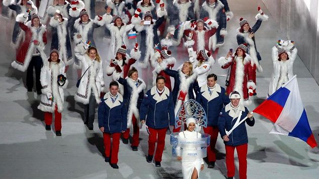 Nástup ruských sportovců při zahajovacím ceremoniálu ZOH 2014 v Soči, s ruskou vlajkou Alexandr Zubkov. Takový pohled v Pchjongčchangu neuvidíme. Nástup ruských sportovců při zahajovacím ceremoniálu ZOH 2014 v Soči, s ruskou vlajkou Alexandr Zubkov. Takový pohled v Pchjongčchangu neuvidíme.