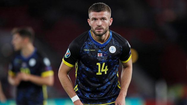 Valon Berisha, autor vedoucí branky Kosova v Anglii. Valon Berisha, autor vedoucí branky Kosova v Anglii.