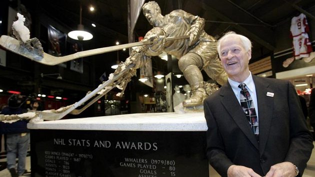 Zemřel legendární hokejista Gordie Howe. Zemřel legendární hokejista Gordie Howe.