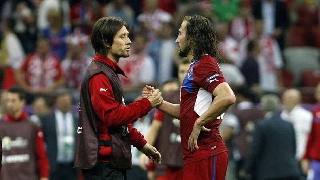 S Tomášem Rosickým (vlevo), Petrem Jiráčkem a dalšími bude moci Michal Bílek počítat do dalších zápasů reprezentace. S Tomášem Rosickým (vlevo), Petrem Jiráčkem a dalšími bude moci Michal Bílek počítat do dalších zápasů reprezentace.