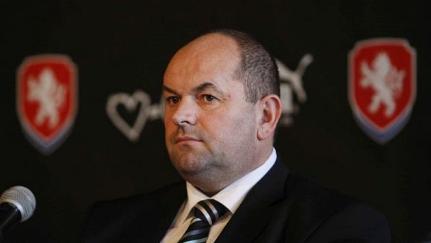 Prezident Fotbalové asociace České republiky Miroslav Pelta Prezident Fotbalové asociace České republiky Miroslav Pelta