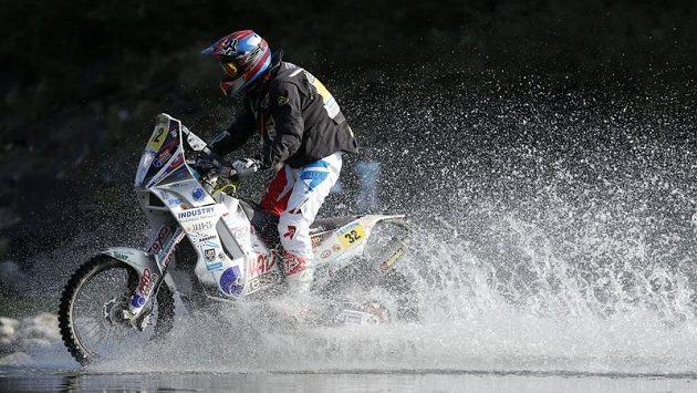 Slovenský motocyklista Ivan Jakeš se strojem KTM na trati 10. etapy Rallye Dakar. Slovenský motocyklista Ivan Jakeš se strojem KTM na trati 10. etapy Rallye Dakar.
