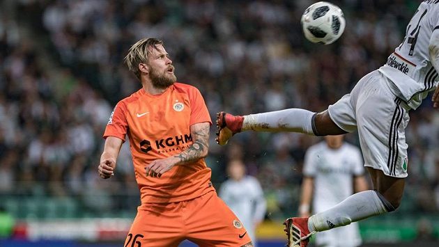 Český útočník Jakub Mareš v dresu Zaglebie Lubin. Český útočník Jakub Mareš v dresu Zaglebie Lubin.