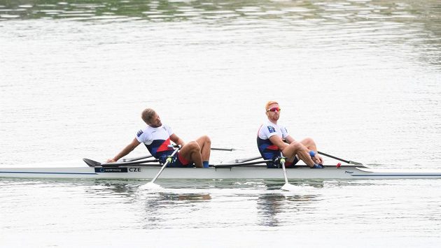Jiří Šimánek a Miroslav Vraštil po dojetí semifinálové jízdy na MS. Jiří Šimánek a Miroslav Vraštil po dojetí semifinálové jízdy na MS.