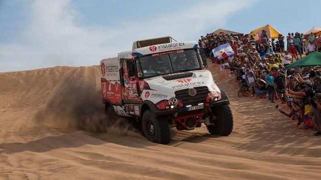 Aleš Loprais na trati Rallye Dakar. Písek v Peru hodně závodníků nepříjemně překvapil. Aleš Loprais na trati Rallye Dakar. Písek v Peru hodně závodníků nepříjemně překvapil.