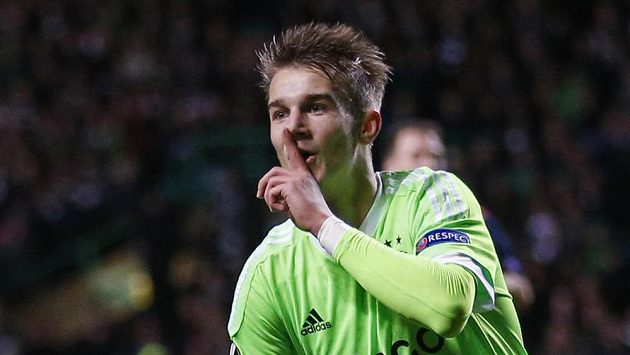 Václav Černý z Ajaxu slaví svůj premiérový a zároveň vítězný gól v Evropské lize na hřišti Celtiku Glasgow. Václav Černý z Ajaxu slaví svůj premiérový a zároveň vítězný gól v Evropské lize na hřišti Celtiku Glasgow.