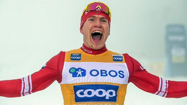 Ruský běžec na lyžích Alexandr Bolšunov nanašel v Oslu přemožitele. Ruský běžec na lyžích Alexandr Bolšunov nanašel v Oslu přemožitele.