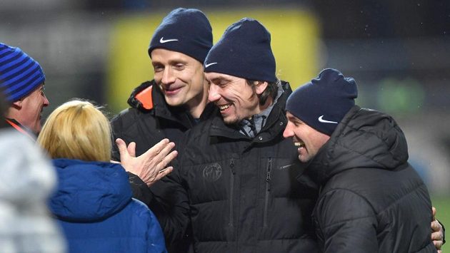 Vítězná radost libereckých asistentů. Zleva Jiří Jarošík, Marek Čech a Miroslav Holeňák. Vítězná radost libereckých asistentů. Zleva Jiří Jarošík, Marek Čech a Miroslav Holeňák.