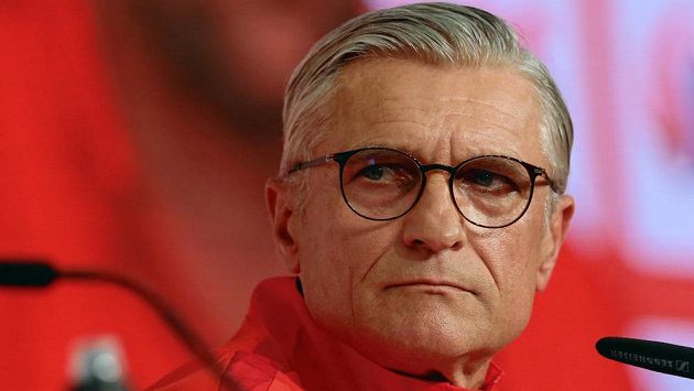 Trenér Adam Nawalka u reprezentace Polska končí. Trenér Adam Nawalka u reprezentace Polska končí.