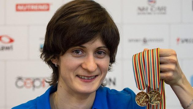 Rychlobruslařka Martina Sáblíková s medailemi, přidá na olympiádě do sbírky další? Rychlobruslařka Martina Sáblíková s medailemi, přidá na olympiádě do sbírky další?