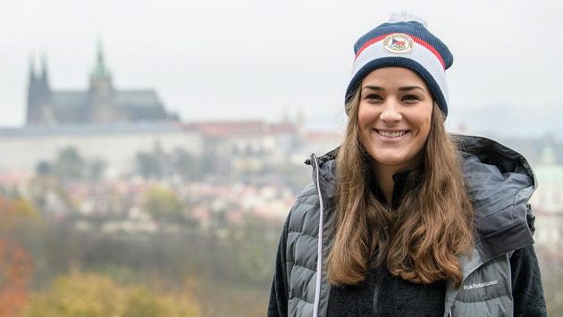 Andrea Zemanová během představení čepice z olympijské kolekce pro ZOH 2018. Andrea Zemanová během představení čepice z olympijské kolekce pro ZOH 2018.
