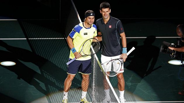David Ferrer a Novak Djokovič (vpravo) před finále turnaje Masters v Paříži. David Ferrer a Novak Djokovič (vpravo) před finále turnaje Masters v Paříži.
