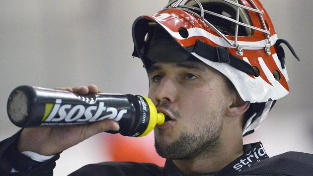 Brankář Jakub Kovář na tréninku české hokejové reprezentace před turnajem Channel One Cup. Brankář Jakub Kovář na tréninku české hokejové reprezentace před turnajem Channel One Cup.