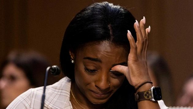 Americká gymnastka Simone Bilesová nezvládla příval emocí a rozplakala se Americká gymnastka Simone Bilesová nezvládla příval emocí a rozplakala se