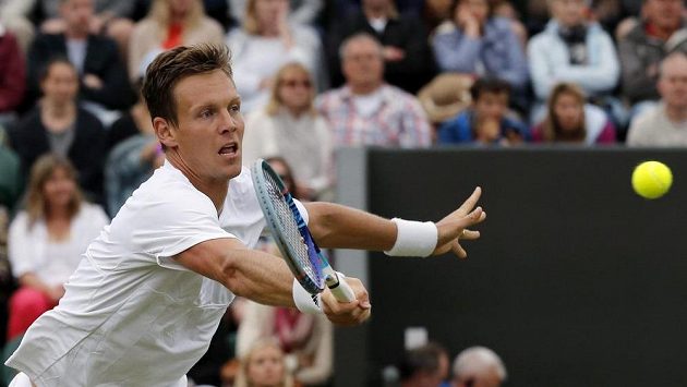 Tomáš Berdych v zápase s Jiřím Veselým. Tomáš Berdych v zápase s Jiřím Veselým.