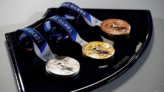 Medaile pro olympijské Tokio 2020, stejné cenné kovy se budou rozdělovat i na paralympiádě. Medaile pro olympijské Tokio 2020, stejné cenné kovy se budou rozdělovat i na paralympiádě.