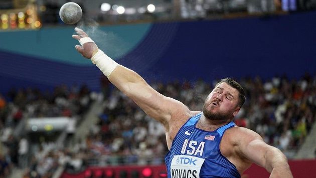 Američan Joe Kovacs, vítěz soutěže koulařů na MS. Američan Joe Kovacs, vítěz soutěže koulařů na MS.